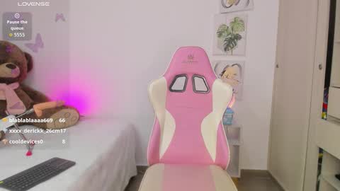 Snapshot of nathaly_evans18 chatting on 7, 10, 2025 nathaly_evans18 online show from 7, 10, 2025