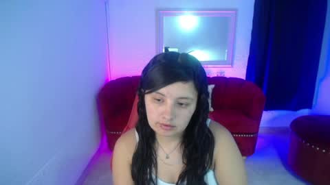 nathaly low online show from 9, 7, 2026