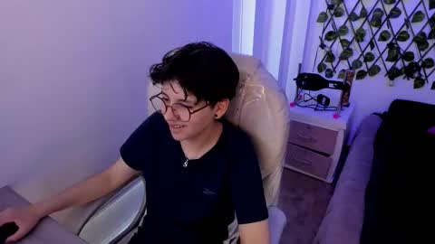 Snapshot of nathalyy_ds chatting on 12, 9, 2025 nathalyy_ds online show from 12, 9, 2025