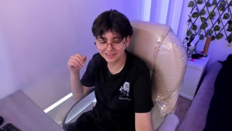 Snapshot of nathalyy_ds chatting on 15, 9, 2025 nathalyy_ds online show from 15, 9, 2025