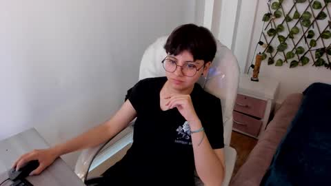 Snapshot of nathalyy_ds chatting on 5, 11, 2025 nathalyy_ds online show from 5, 11, 2025