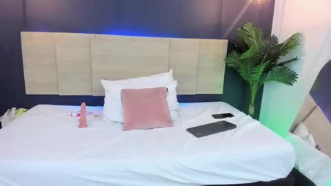 nathy_ross online show from 22, 2, 2025