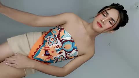 Nathalie smith online show from 4, 6, 2026