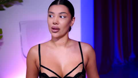 Snapshot of natydesiree chatting on 2, 1, 2025 Naty online show from 2, 1, 2025