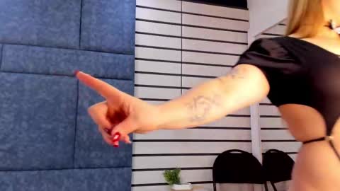 Naty  online show from 10, 10, 2025