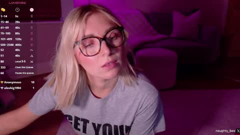 Bex currently on maternity leave online show from 5, 4, 2026