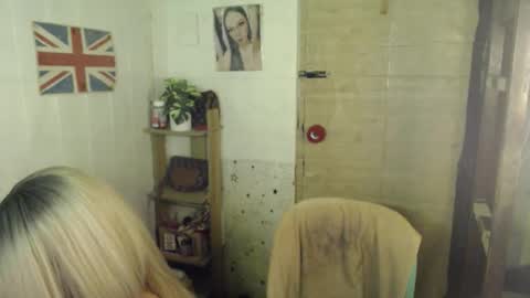 Snapshot of naughty_kim20 chatting on 5, 10, 2025 alexa online show from 5, 10, 2025