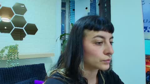 Kitten online show from 10, 3, 2025