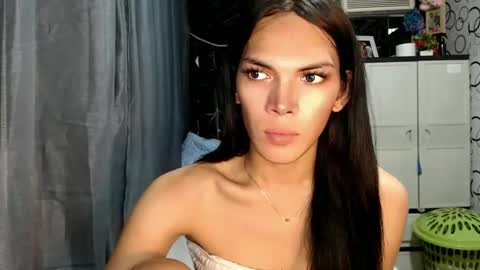 Snapshot of naughty_princess24 chatting on 3, 11, 2025 Ariela online show from 3, 11, 2025