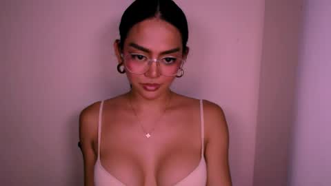 NaughtyAurora online show from 25, 4, 2026