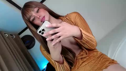 Snapshot of naughtybella_ chatting on 11, 2, 2026 bella online show from 11, 2, 2026