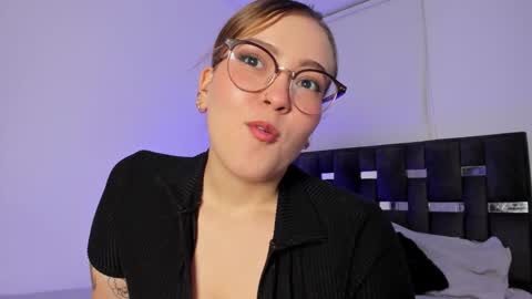 LANAindependent model online show from 29, 10, 2025