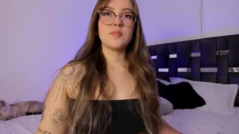 LANAindependent model online show from 2, 12, 2025