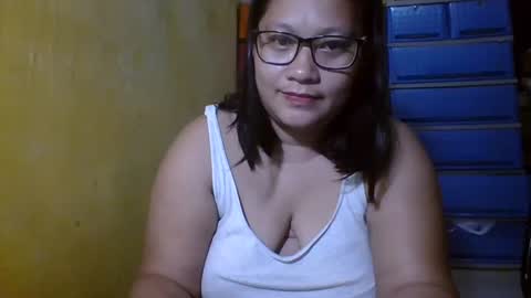 Snapshot of naughtypinay08 chatting on 21, 10, 2025 juls online show from 21, 10, 2025