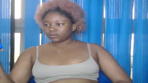 Snapshot of naughtyxpussyx chatting on 29, 9, 2025 naughtyxpussyx online show from 29, 9, 2025