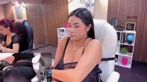 Snapshot of naugthyelli chatting on 7, 11, 2025 online show from 7, 11, 2025