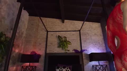 Nayla  online show from 5, 12, 2025