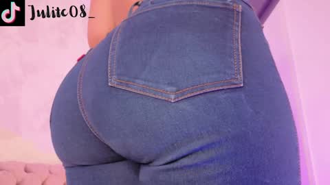 Juli  online show from 6, 1, 2025