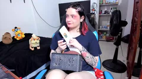 Geek Nicole    im Neeko UwU online show from 17, 3, 2026