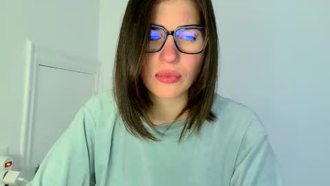 Neferutt online show from 7, 11, 2025