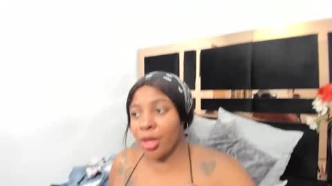 nefferetcharlotte online show from 19, 12, 2025