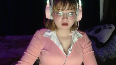 Snapshot of neko_dolly chatting on 28, 11, 2025 neko_dolly online show from 28, 11, 2025