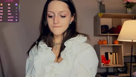 Vicky and Beatrice online show from 8, 4, 2026