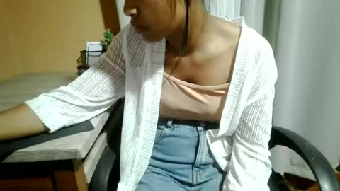 nelia_84 online show from 4, 7, 2026