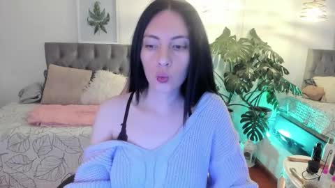 Sarah  online show from 24, 11, 2025