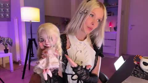 maeve  online show from 10, 9, 2025