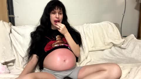 NessaLovesYouMore online show from 9, 3, 2025