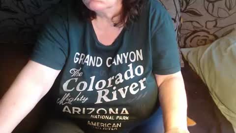Snapshot of new_milf chatting on 11, 6, 2026 Lilly online show from 11, 6, 2026