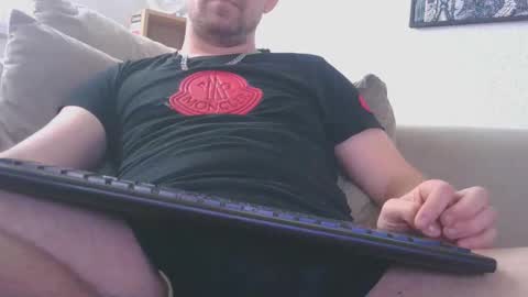 Snapshot of newkammer87 chatting on 17, 11, 2025 Lance Hardwood online show from 17, 11, 2025