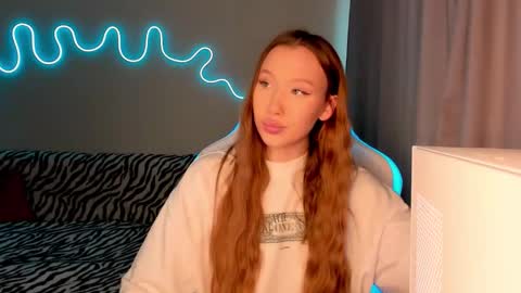 Snapshot of neyrmina chatting on 29, 9, 2025 Mina online show from 29, 9, 2025