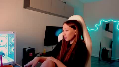 Mina online show from 10, 4, 2026