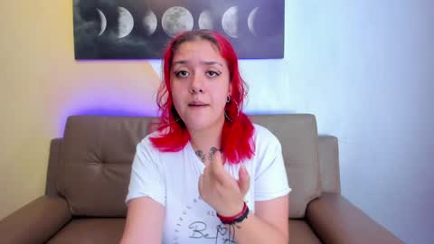 Estefani  online show from 13, 1, 2025