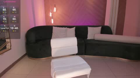 SQUIRTER DOLL    online show from 11, 12, 2024