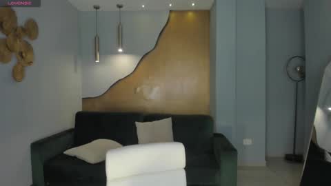 SQUIRTER DOLL    online show from 11, 10, 2025