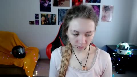 nica_kawaii online show from 5, 4, 2026