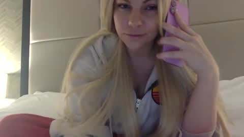 Snapshot of nicecolddrink2 chatting on 7, 4, 2026 Amber online show from 7, 4, 2026