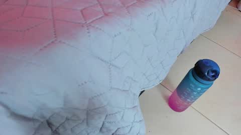 Nicolle  online show from 21, 1, 2025