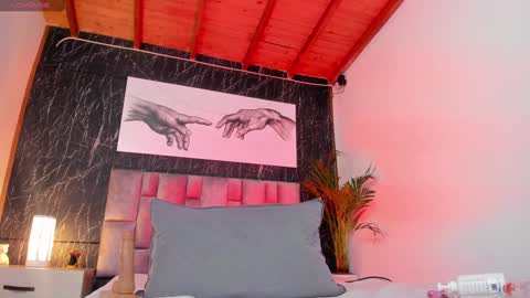 Nicolle  online show from 8, 2, 2025