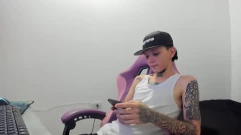 Snapshot of nick_straightboy chatting on 10, 5, 2026 Nick online show from 10, 5, 2026