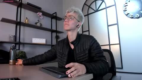 Nick  online show from 28, 11, 2025