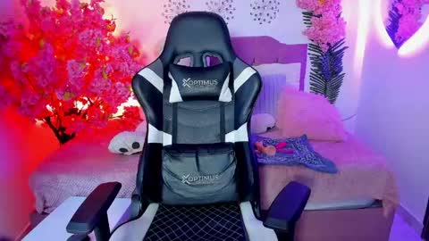 nickie_reed_ online show from 27, 5, 2026