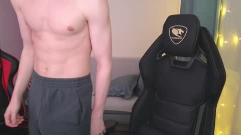 Nicki  Danny online show from 5, 3, 2025