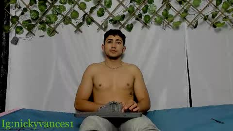 nicky online show from 3, 10, 2025