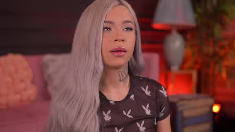 Nicky online show from 8, 11, 2025