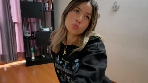 Nicky online show from 6, 4, 2026