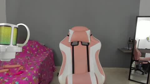 Snapshot of nicol_jone chatting on 1, 2, 2025 Nicol sanchez online show from 1, 2, 2025